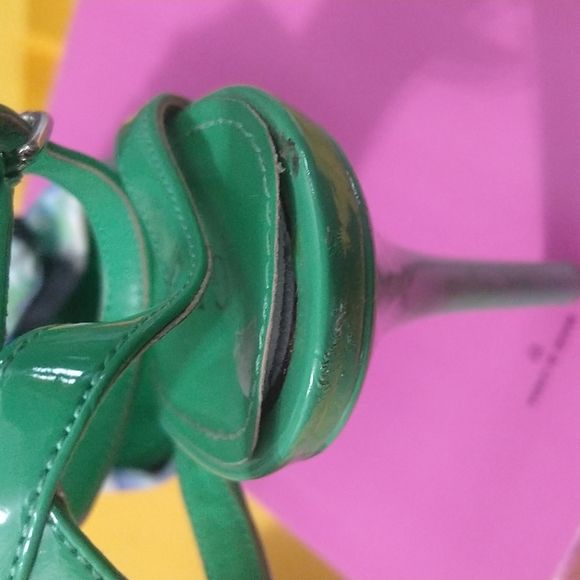 Guess Floral Platform Heels - Size 10 - Picture 7 of 7